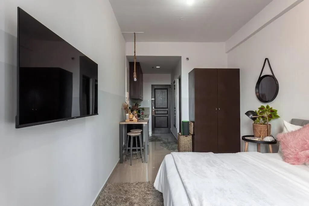 Nature Inspired Studio Suite Near Edsa Greenfield 마닐라 필리핀