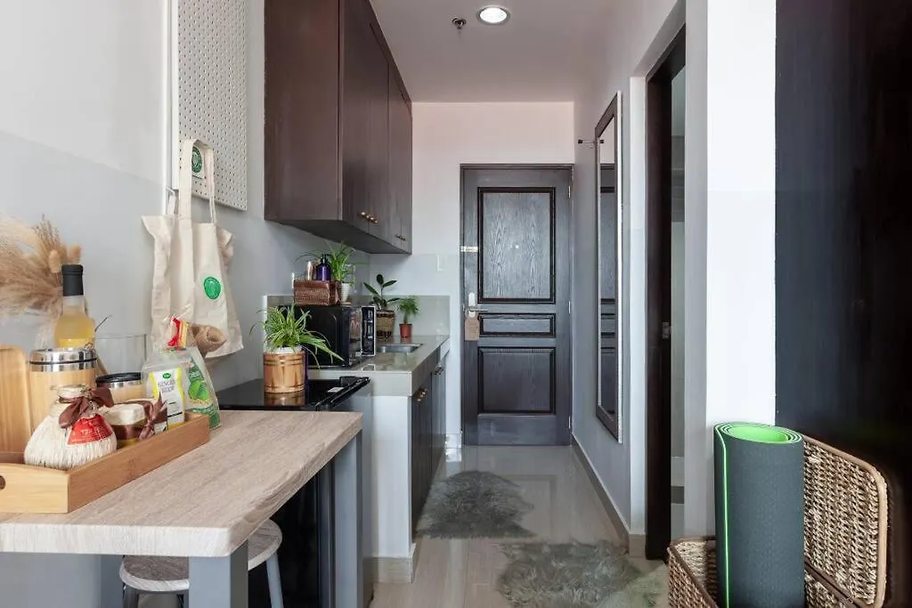 Nature Inspired Studio Suite Near Edsa Greenfield 마닐라 아파트