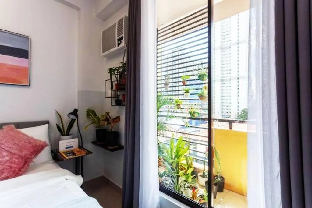 Nature Inspired Studio Suite Near Edsa Greenfield 마닐라 0*,  필리핀